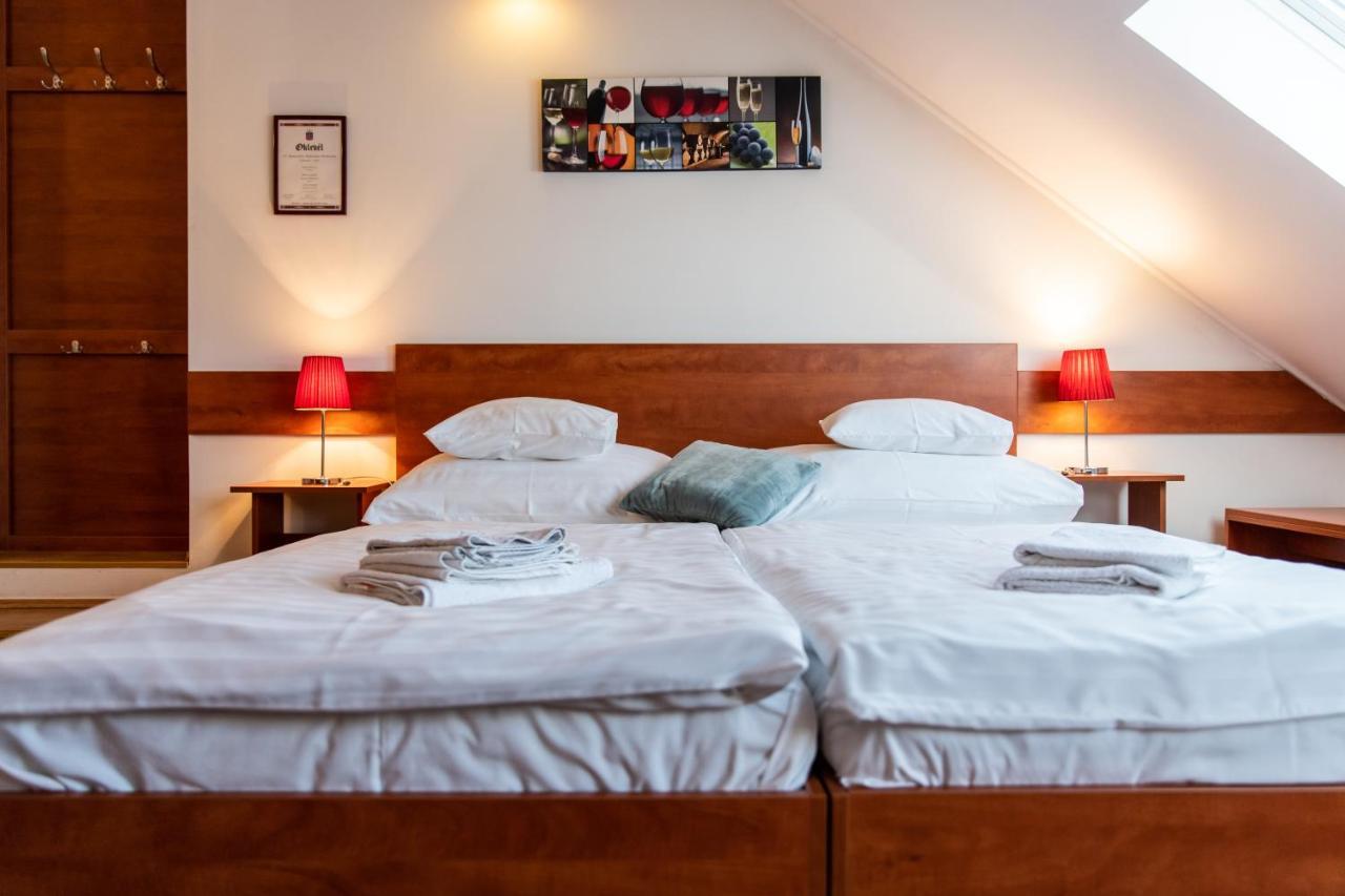 Fenyes Vinorium Bed & Breakfast Sopron Luaran gambar