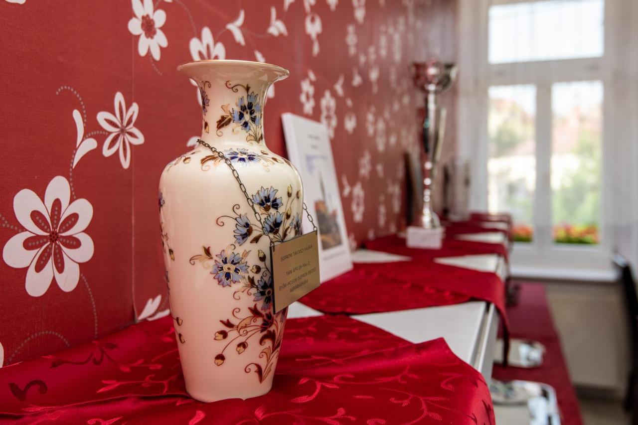 Fenyes Vinorium Bed & Breakfast Sopron Luaran gambar