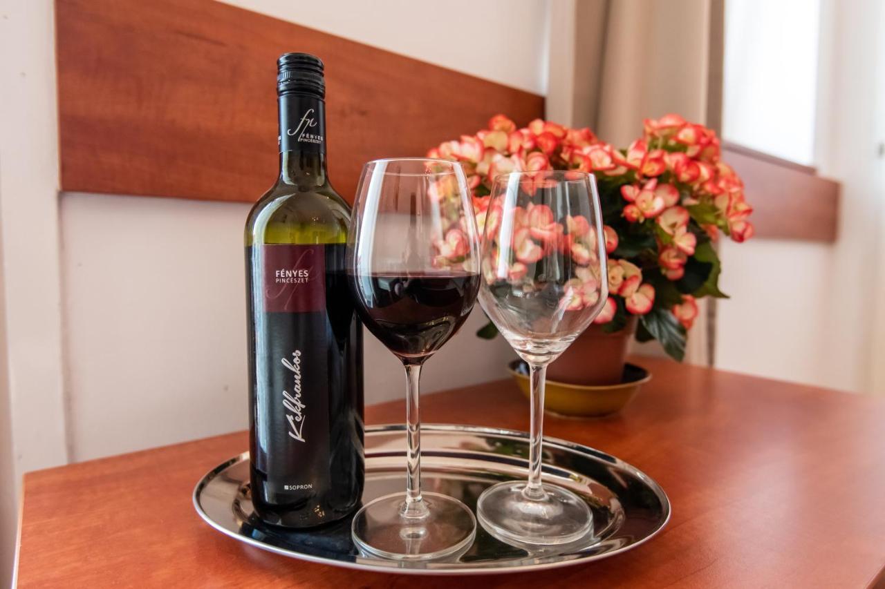 Fenyes Vinorium Bed & Breakfast Sopron Luaran gambar