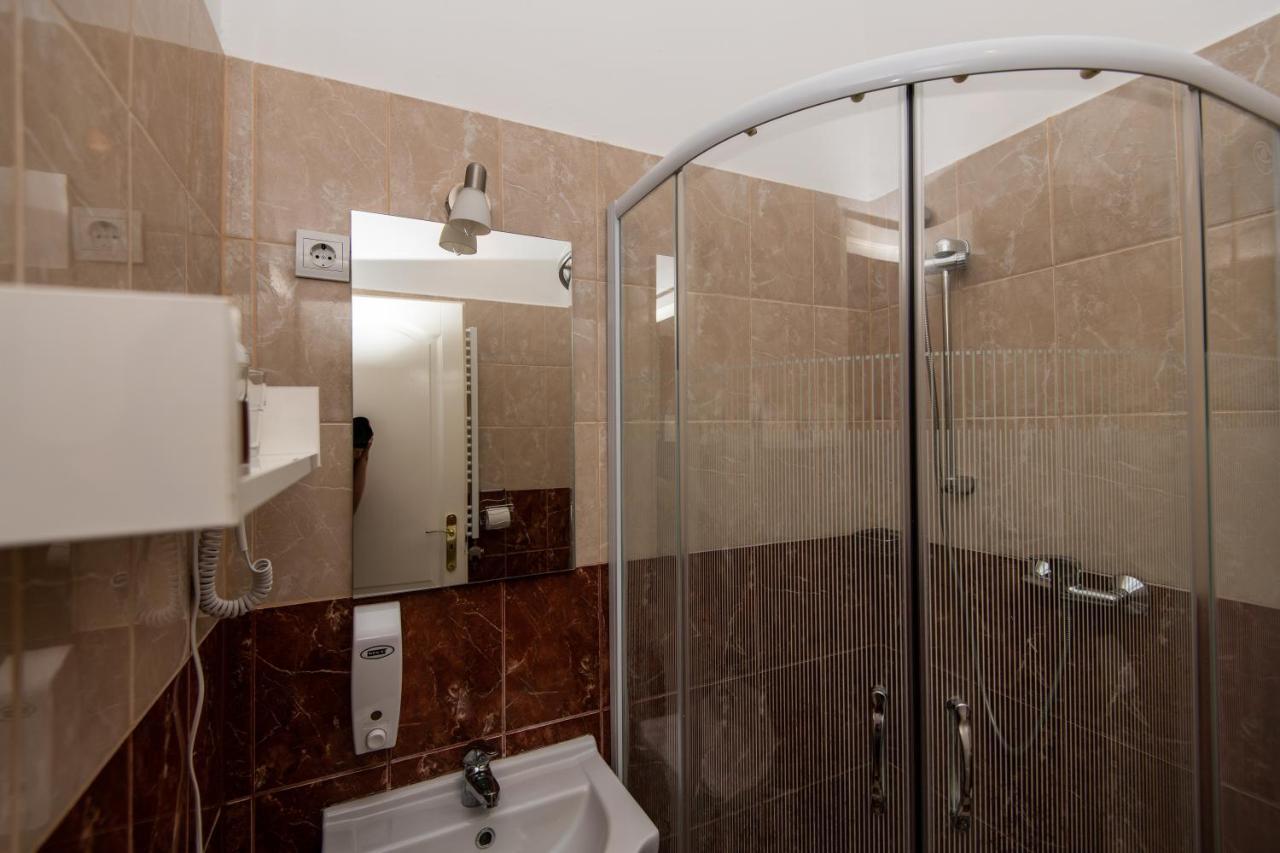 Fenyes Vinorium Bed & Breakfast Sopron Luaran gambar