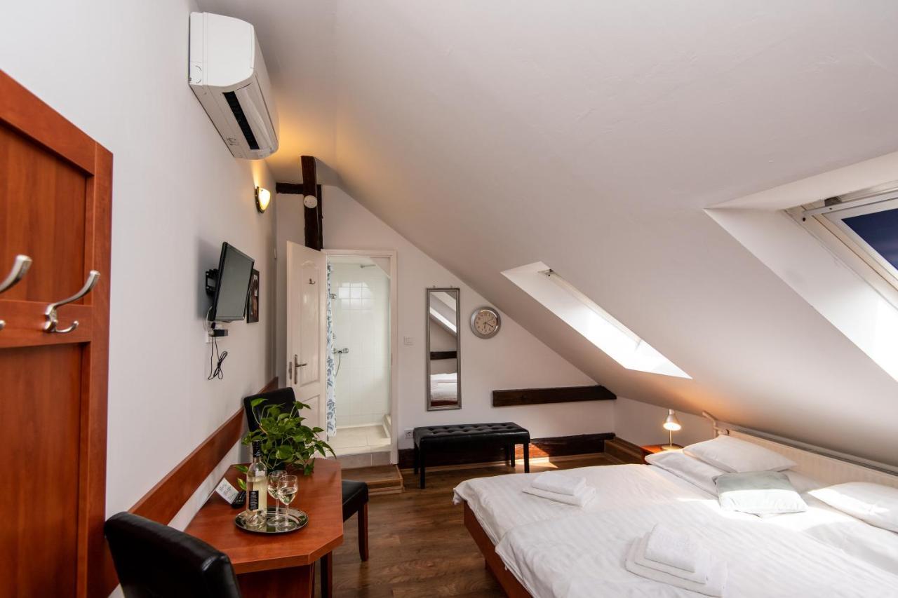 Fenyes Vinorium Bed & Breakfast Sopron Luaran gambar
