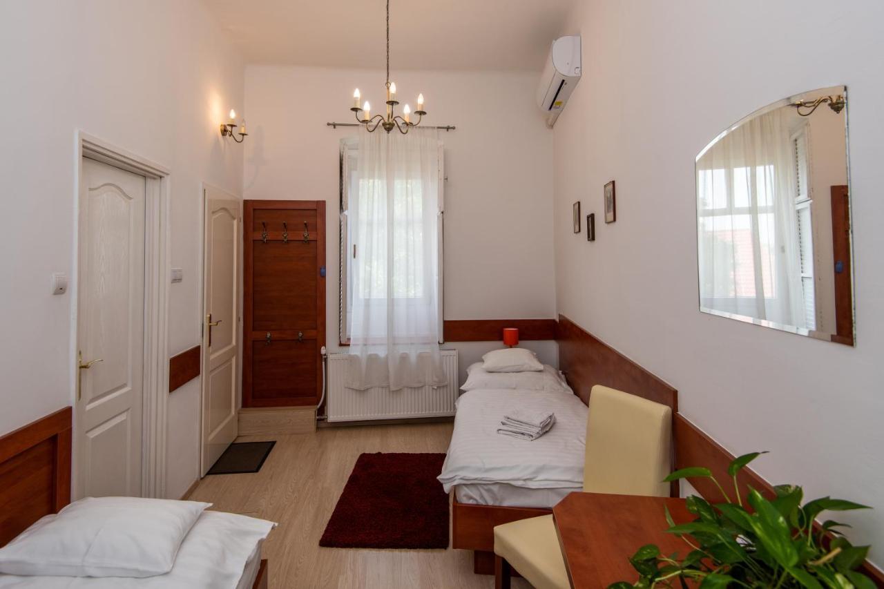 Fenyes Vinorium Bed & Breakfast Sopron Luaran gambar