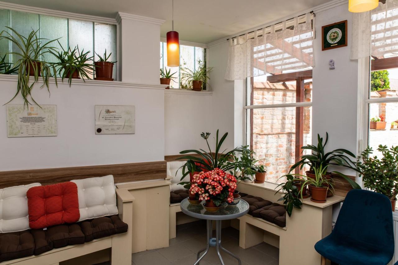 Fenyes Vinorium Bed & Breakfast Sopron Luaran gambar