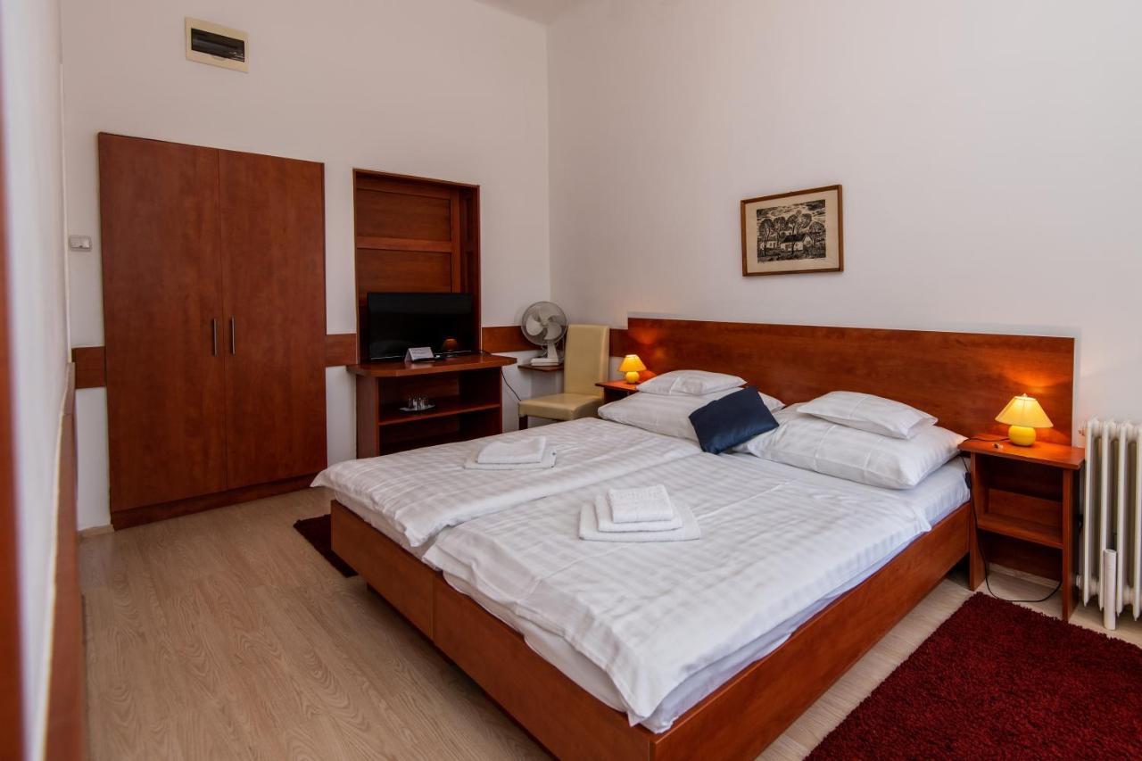 Fenyes Vinorium Bed & Breakfast Sopron Luaran gambar