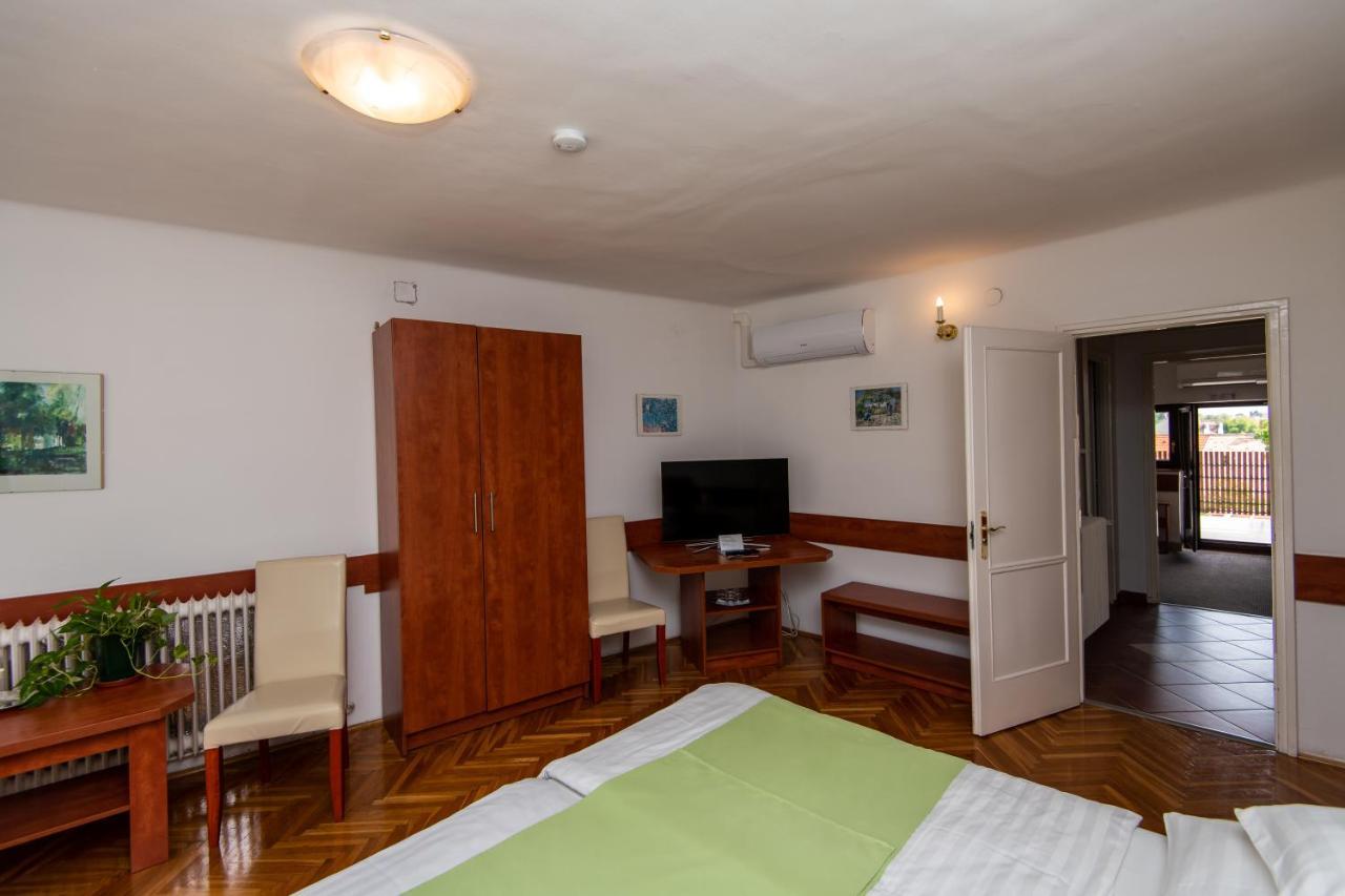 Fenyes Vinorium Bed & Breakfast Sopron Luaran gambar