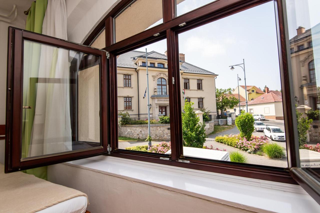 Fenyes Vinorium Bed & Breakfast Sopron Luaran gambar