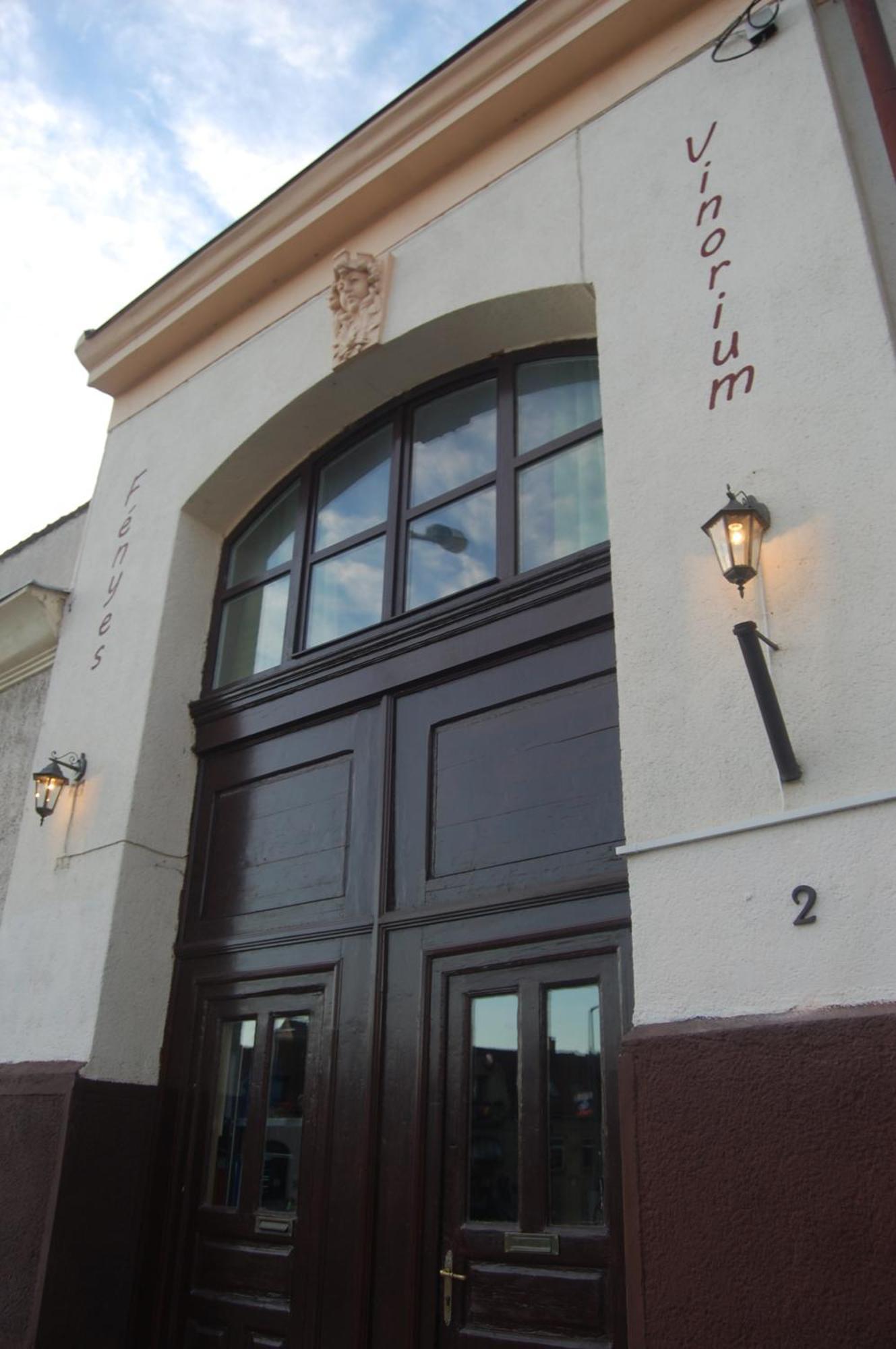 Fenyes Vinorium Bed & Breakfast Sopron Luaran gambar